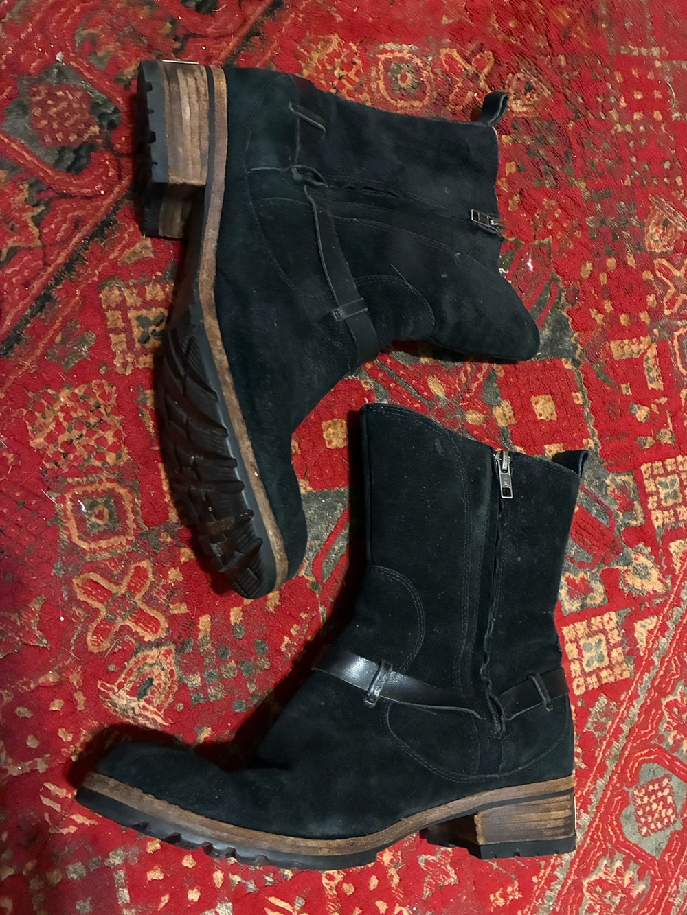 UGG Black Suede and sheepskin Mid-Calf Women’s Boots - 10 EUC
